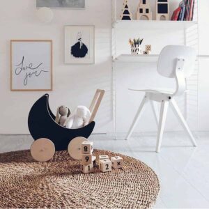 Holz-Kinderwagen (schwarz) – Bild 2