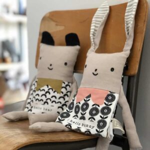 "Flippy Friend" Kuschel Hase von Wee Gallery – Bild 6