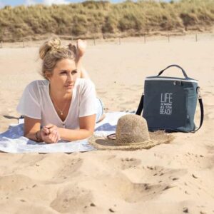 Kühltasche "Life is better at the beach"