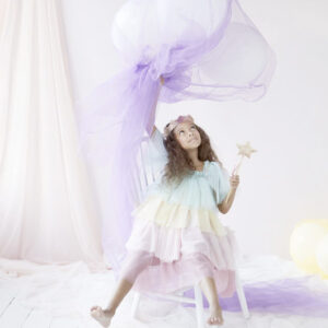 Prinzessinnen-Kostüm mit Regenbogen-Rüschen von Meri Meri