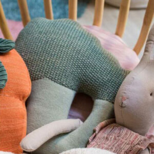 Gestricktes Kissen "Brucy, der Brokkoli" – Bild 2