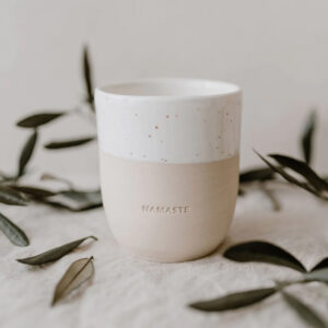 Steingut-Becher "Namaste"