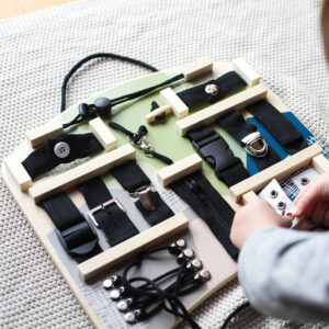 Motorik-Brett "Verschlüsse und Befestigung" – Bild 3