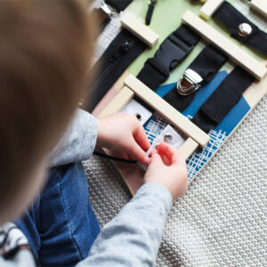 Motorik-Brett "Verschlüsse und Befestigung" – Bild 2