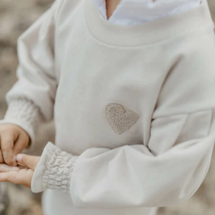 Sweatkleid mit Rüschen für Mädchen – Bild 1