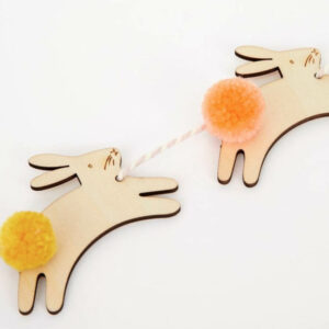 Hasen-Minigirlande aus Holz von Meri Meri – Bild 2