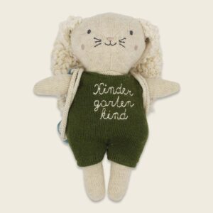 Hase "Kindergartenkind" mit Anzug in oliv (16 cm, mit Rucksack) – Bild 2
