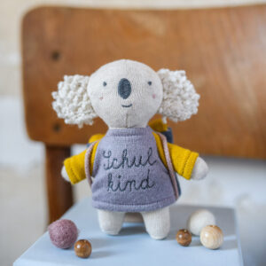 Koala "Schulkind" mit Shirt in flieder und gelb (15 cm, mit Schulranzen)