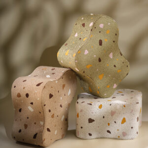 Cloud Pouffe aus der Terrazzo Kollektion