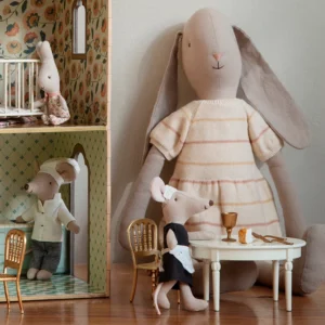 Dienstmädchen Maus mit Zubehör von Maileg – Bild 4