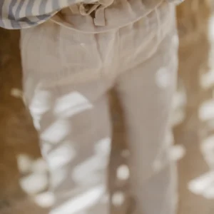 Leinenhose mit Rüschen und Schleife (Sand) – Bild 2