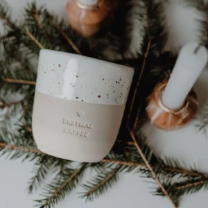 Steingut-Becher "Erstmal Kaffee" – Bild 3