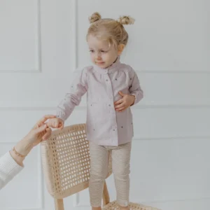 Flanellbluse mit Herzchen-Stickerei und Stehkragen "Lavender" – Bild 2