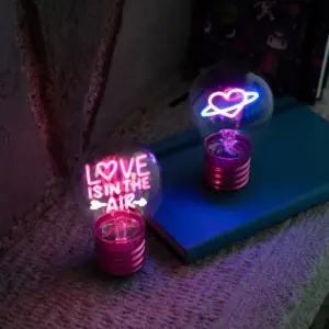 Deko Tischlampe in Glühbirnenform "Love is in the Air" – Bild 6