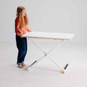 Höhenverstellbarer Kinderschreibtisch von poptop