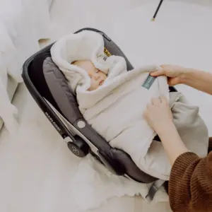 Einschlagdecke mit Füßen von emma & noah (beige)