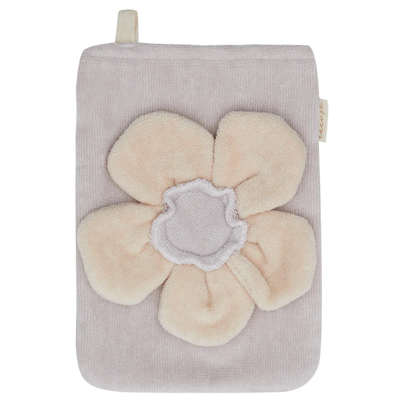 leevjeBlume2 Soft lavender pouch with a large cream flower applique on the front, used for cosmetics or small items