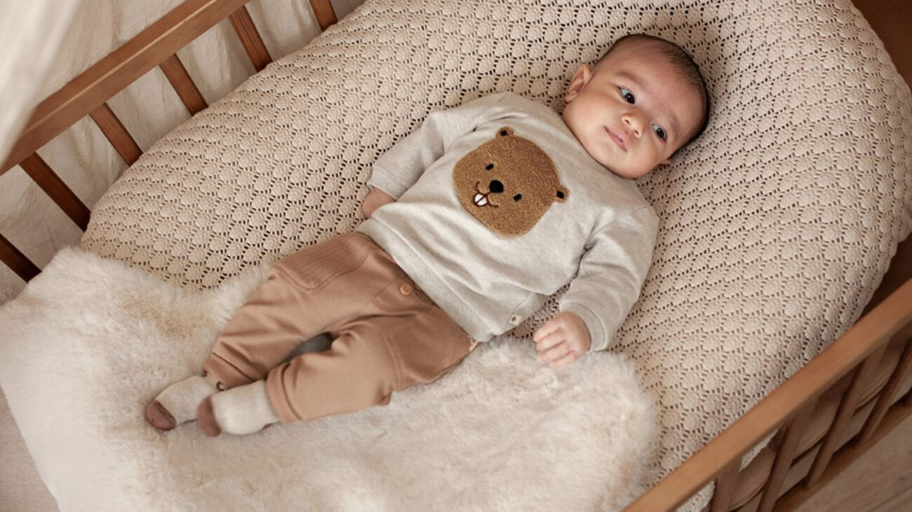 Feetje Tiny Timber Tales: Die neue Winterkollektion für Babys in Camel, Braun und Ecru