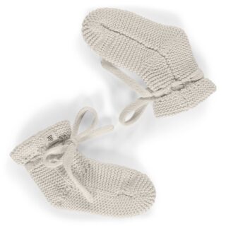 Baby Strickschuhe (Ivory) von A Tiny Story